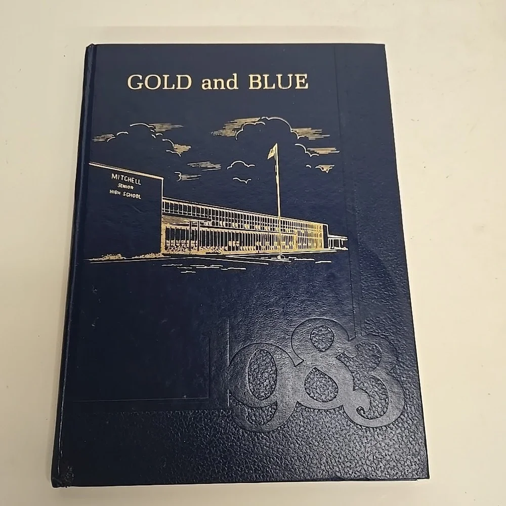 1983 MITCHELL, INDIANA HIGH SCHOOL YEAR‎ BOOK GOLD AND BLUE